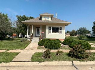 304 N Maple Ave, Davenport, NE 68335