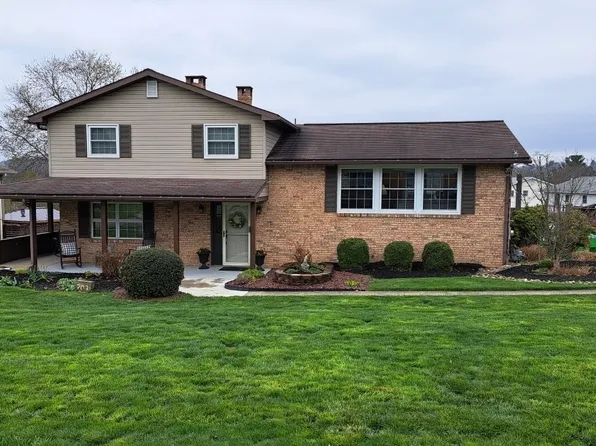 703 Courtview Dr, Greensburg, PA 15601