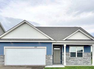 153 Snowdrop Trl, Waconia, MN 55387