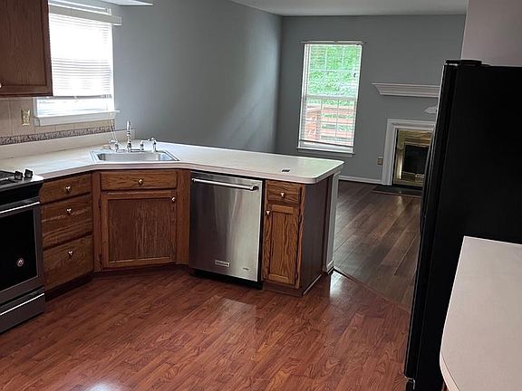 4th image of 126 Marsh Creek Dr