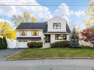 837 E Lawn Dr, Teaneck, NJ 07666