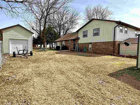 5th image of 3601 W Hubbard Rd