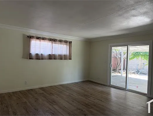3002 W Borchard Ave — Photo 4