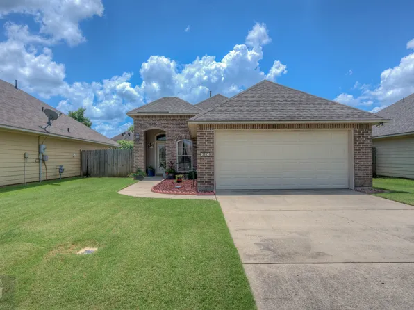 3933 White Lake Dr, Bossier City, LA 71111