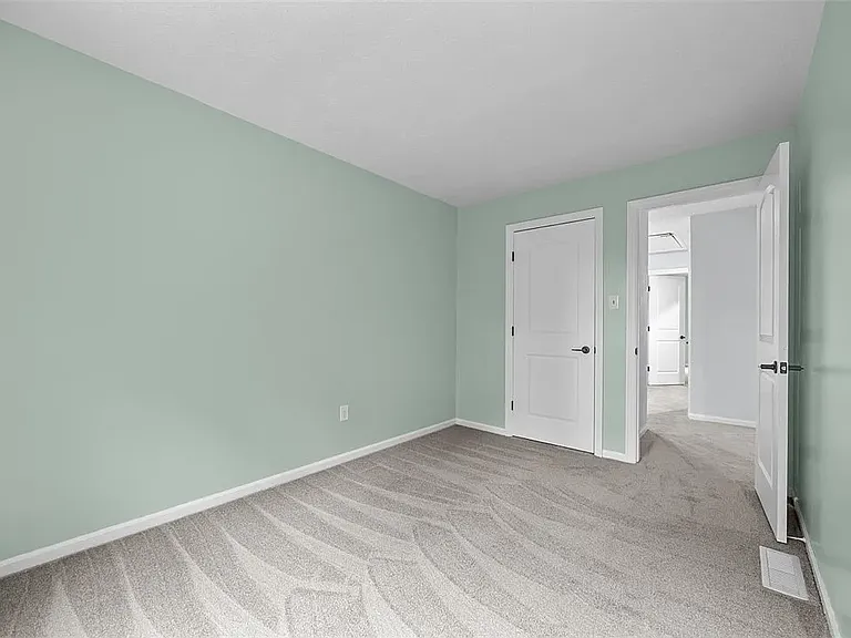402 Hunting Creek Rd — Photo 14
