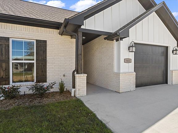 2nd image of 11500 Noble Young Blvd #2B-2Ba-1267Sqft