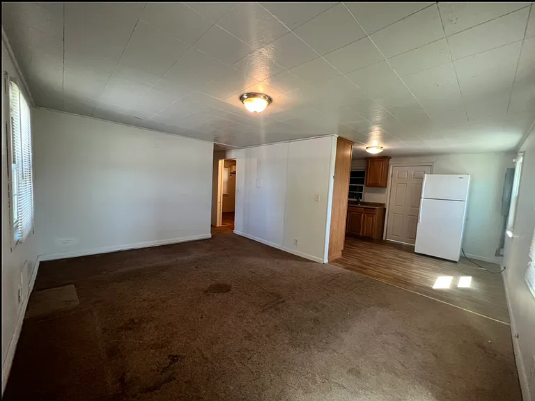 102 Flower St — Photo 5