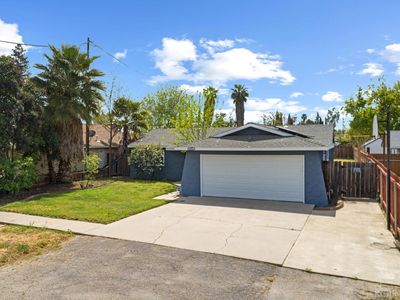 6585 E Murphy Ave, Laton, CA, 93242