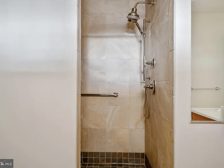 3606 Pinetree Ter — Photo 39