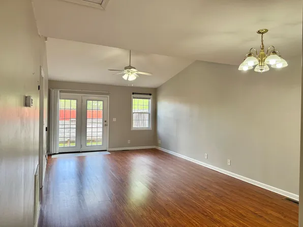 109 Daughety Ct, New Bern, NC 28562