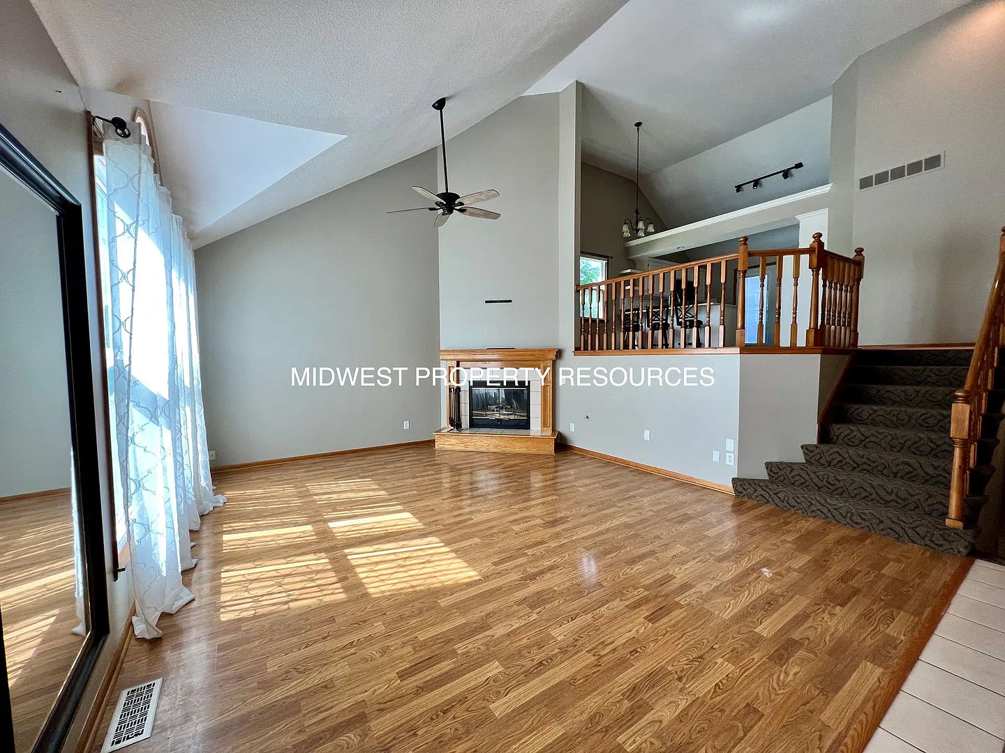 Beautiful 4 Bedroom 3 Full Bath home for Rent. — Photo 2