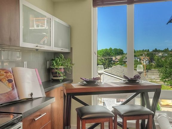 5th image of 4547 8th Ave NE APT 501
