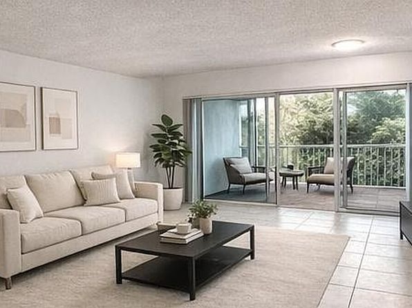 100 Lakeview Dr APT 214