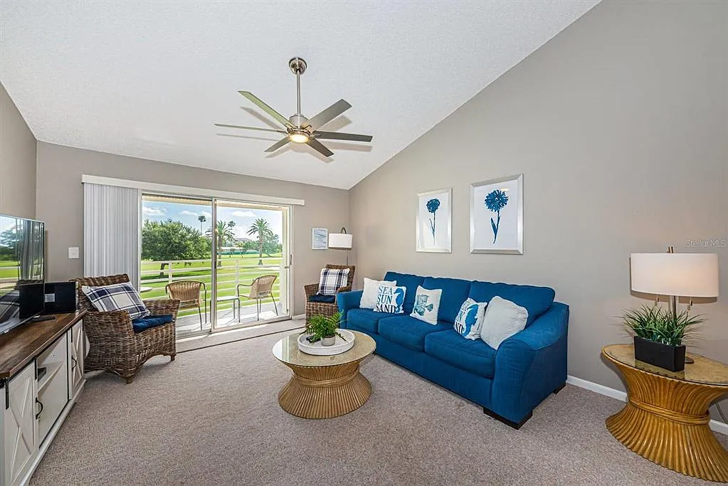 2 bed, 2.0 bath, 1070 sqft, $2,400 — Photo 2