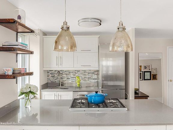 4th image of 315 E 69th St APT 12C