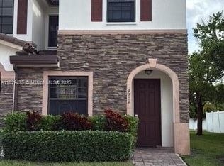 9309 W 32nd Ln, Hialeah, FL 33018