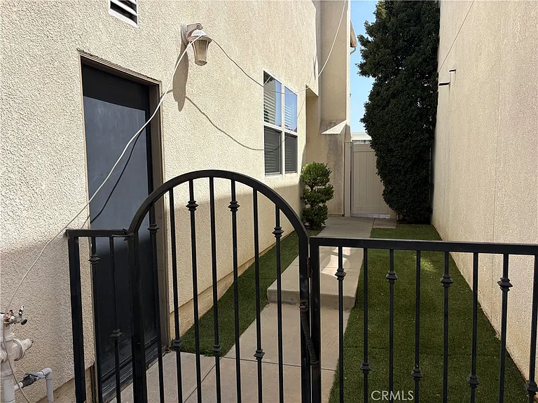 9382 Phoenix Pl — Photo 37