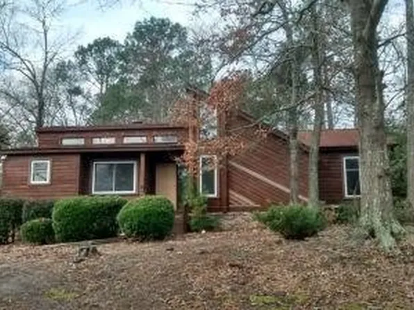 108 W Lake Dr, Lexington, SC 29073
