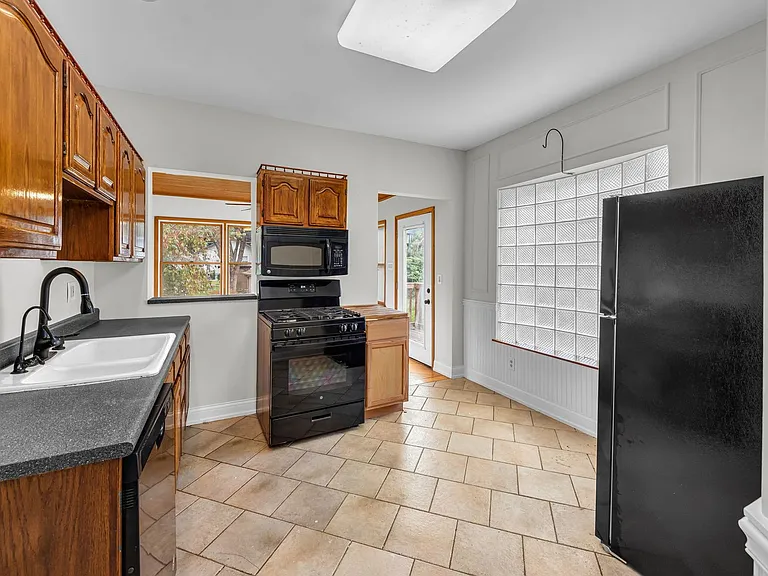 3940 Delmar Ave — Photo 6