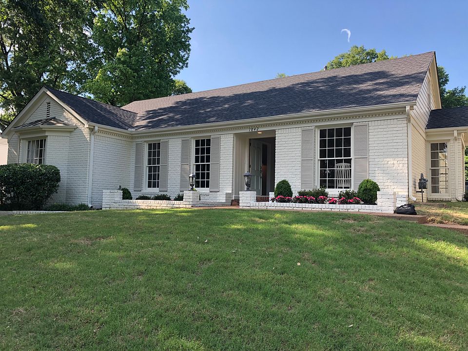 1st image of 1842 Brookside Dr
