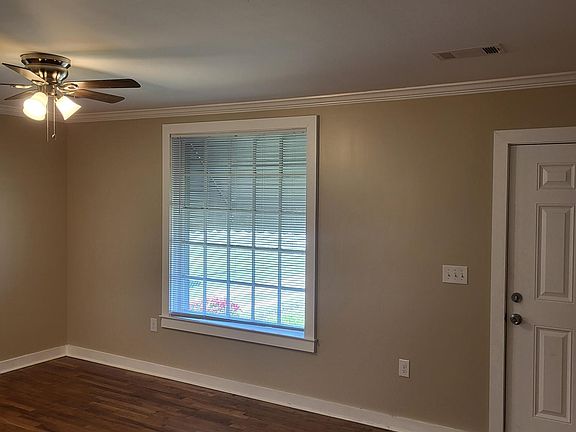 3rd image of 2628 Highland Ave
