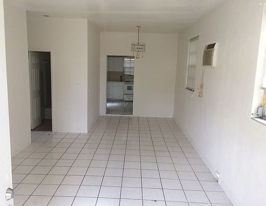 3rd image of 231 NE 171st St