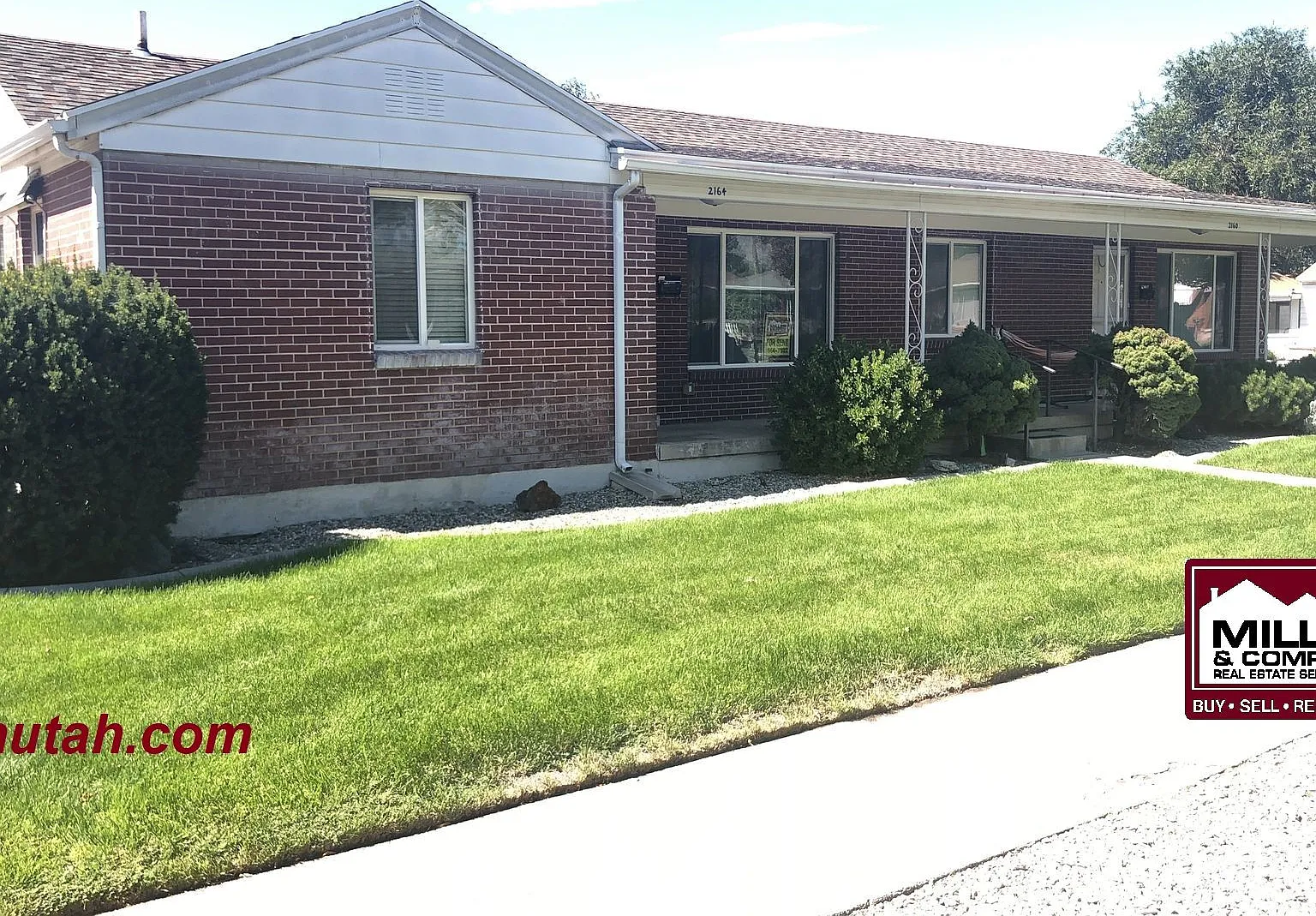 Nice Duplex with 2 Car Garage! — Photo 1