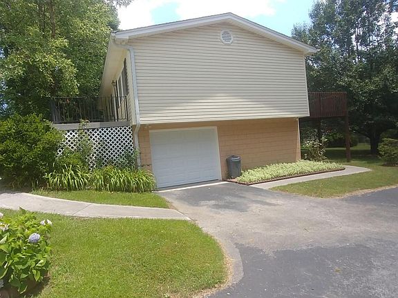 4th image of 4220 O'Hara Dr NE