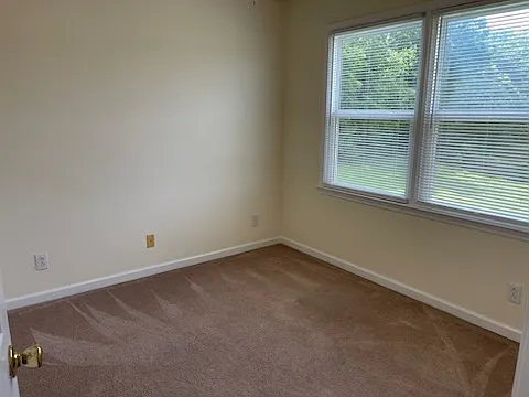 902 Nottingham Dr — Photo 14