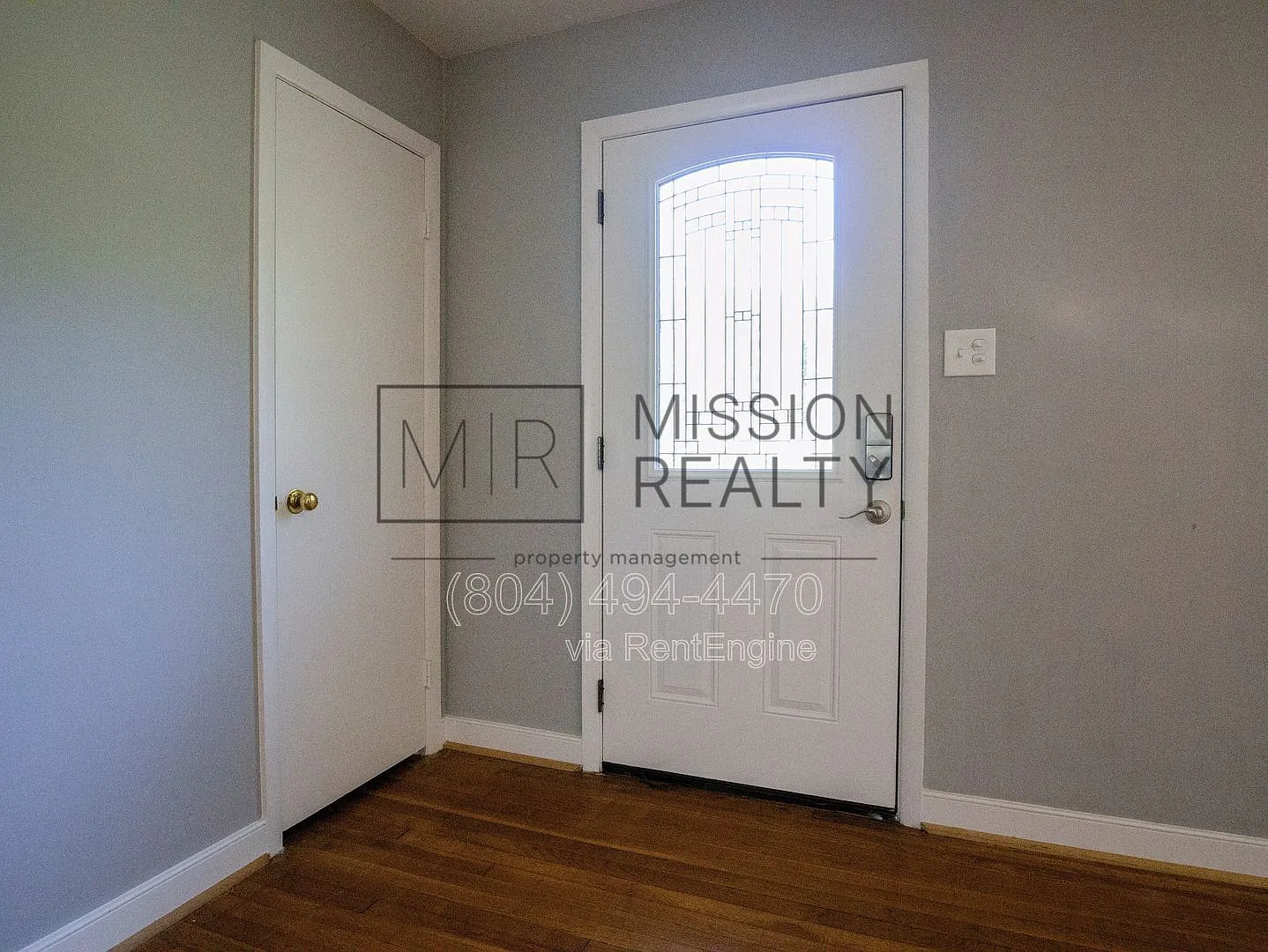 3 bed, 1.0 bath, 1306 sqft, $2,100 — Photo 2