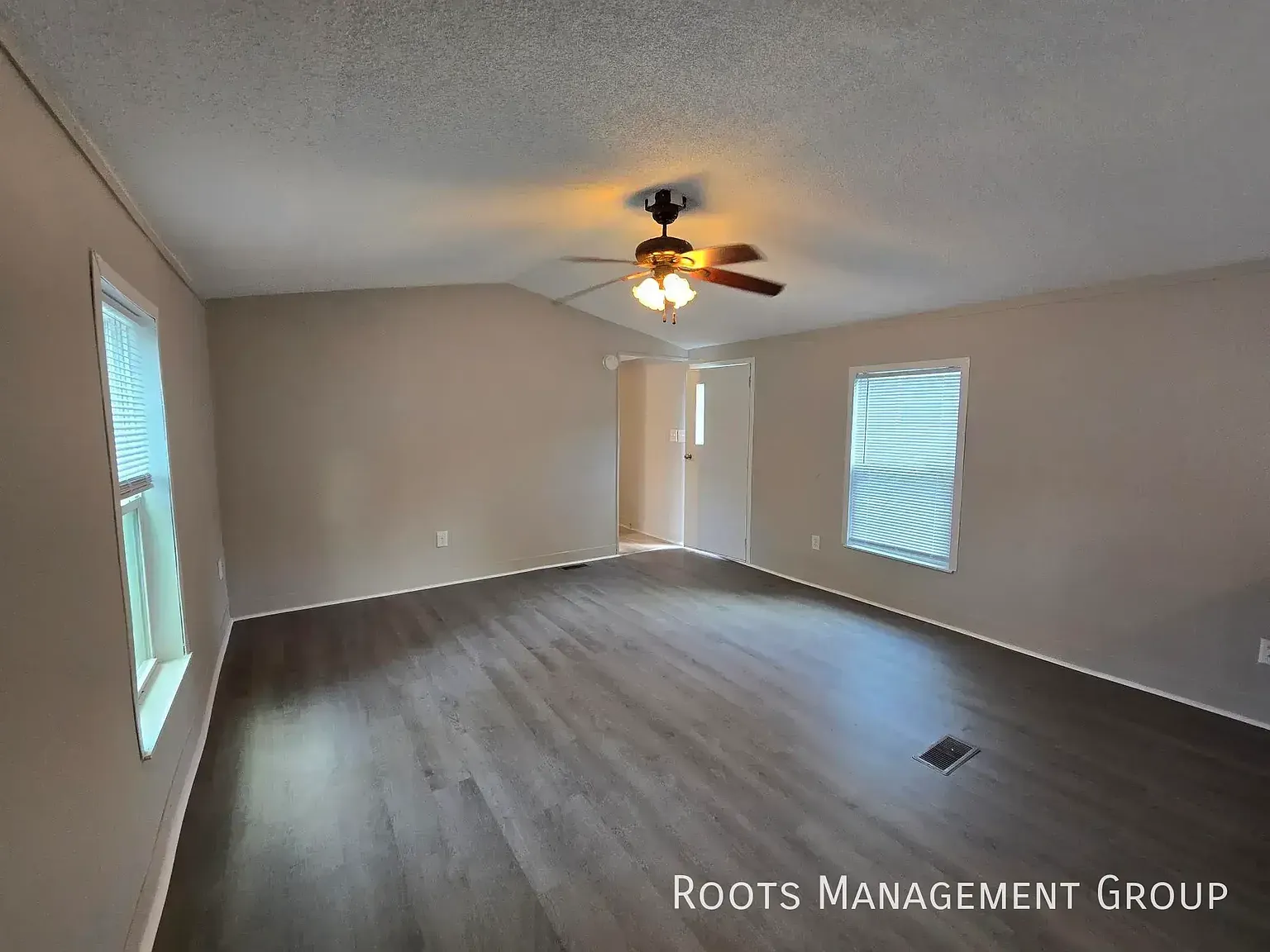3 Bed 2 Bath Home Available for Lease at Royal Highlander - Apply Now! — Photo 4