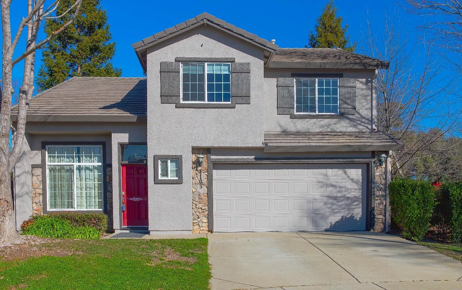 1103 John Wayne Dr photo 1