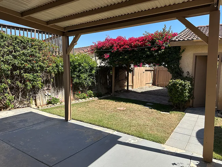 23689 Parkland Ave — Photo 17