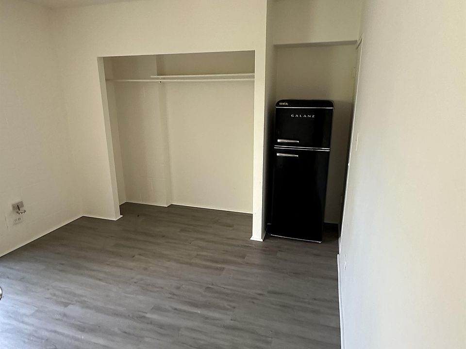 2nd image of 1881 Kapiolani Blvd #201A