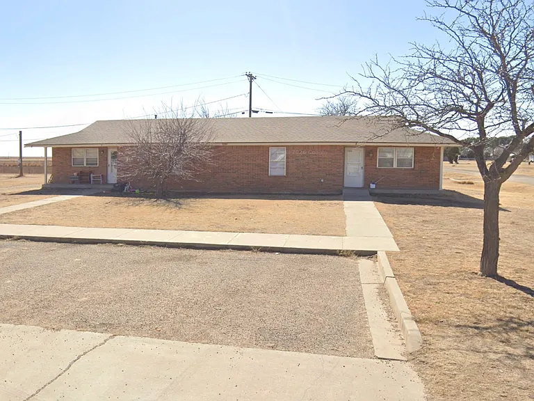1703 Avenue E — Photo 2