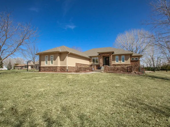 401 Hiddenwood Holw, Jefferson, SD 57038