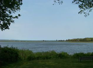 14 Squires Pond Rd, Hampton Bays, NY 11946