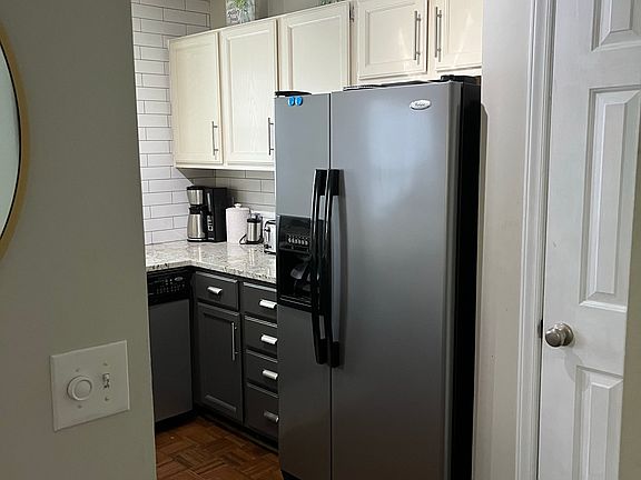 Kitchen Refrigerator, coffee maker