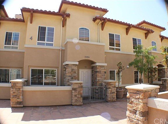 4th image of 3486 E Temple Way