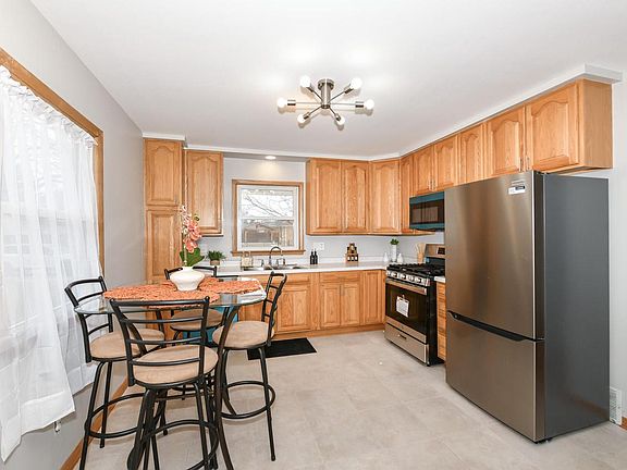 3rd image of 2207 Hamilton AVENUE