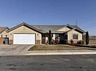 12 E Orchard Ln, Washington, UT 84780