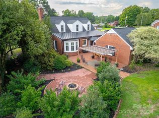 404 Ridgeway Ave, Statesville, NC 28677