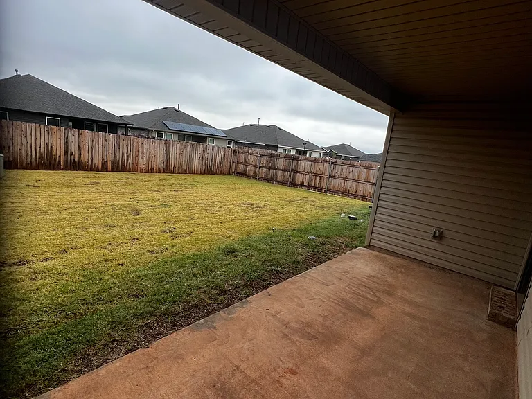 SW 41st Pl — Photo 12