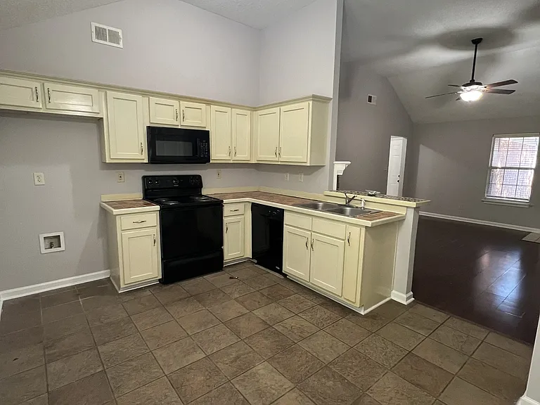 9274 Charly Hill Ln — Photo 8
