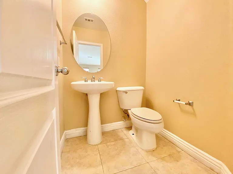 8836 Palm Creek Ct — Photo 13
