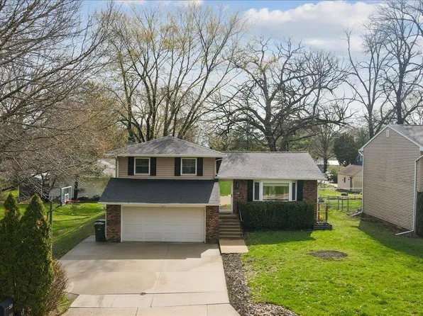 2520 Alameda St, Cedar Falls, IA 50613