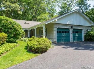 7 Jefferson Ct, East Setauket, NY 11733