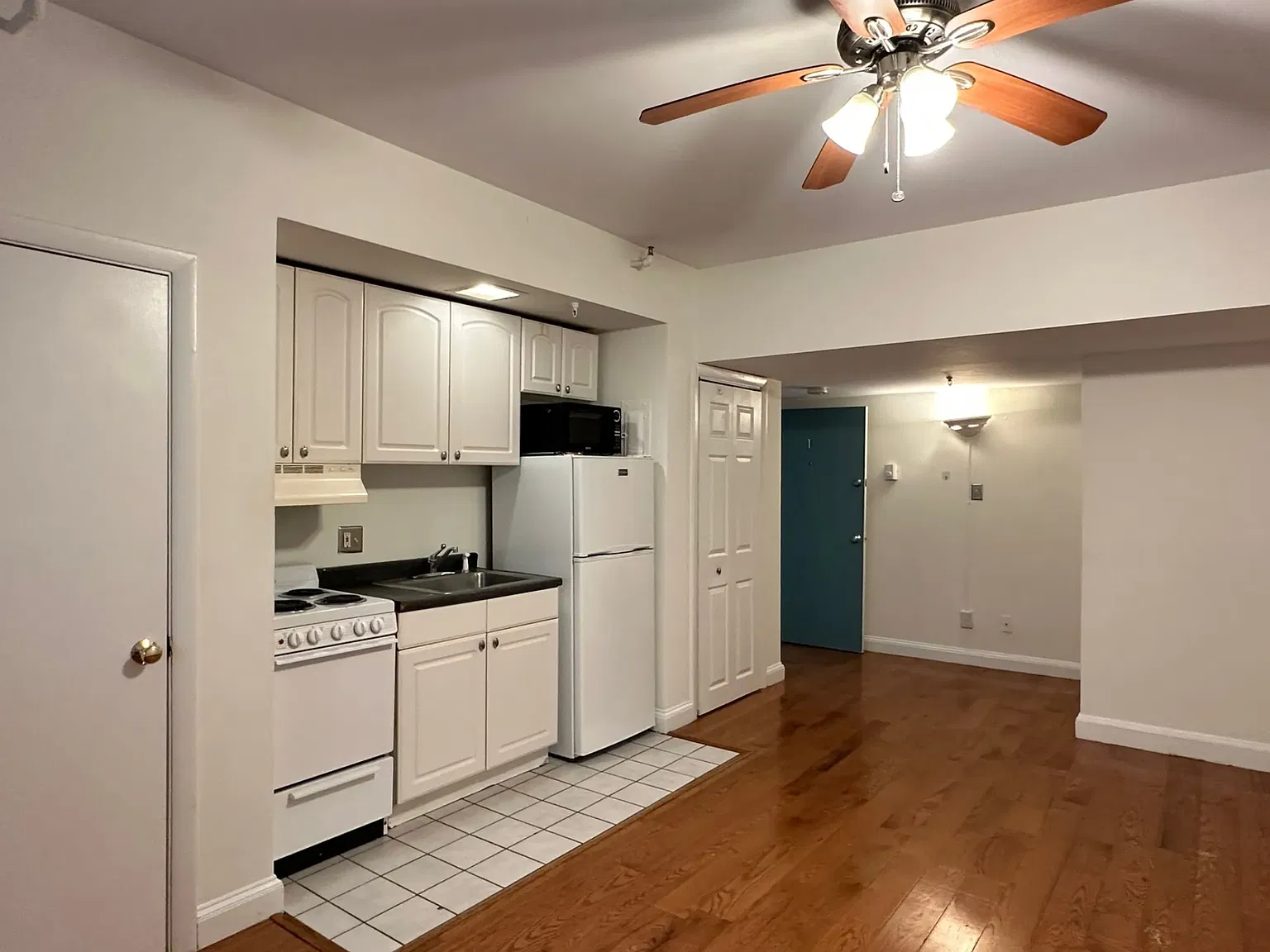525 Beacon St — Photo 1