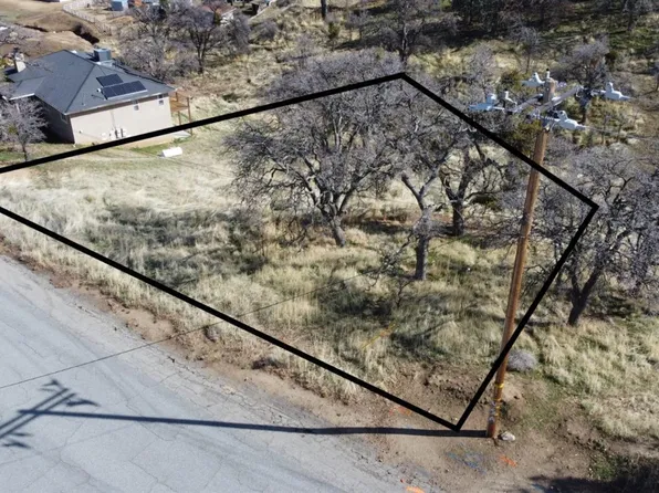 21204 Stage Dr #22, Tehachapi, CA 93561