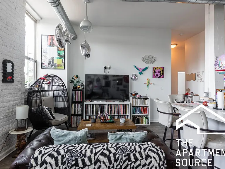 930 W Dakin St #2 — Photo 10